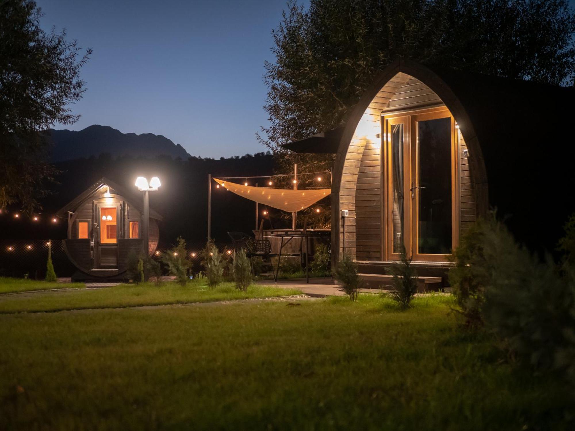 Glamp In Style Pods Resort Bran  Esterno foto