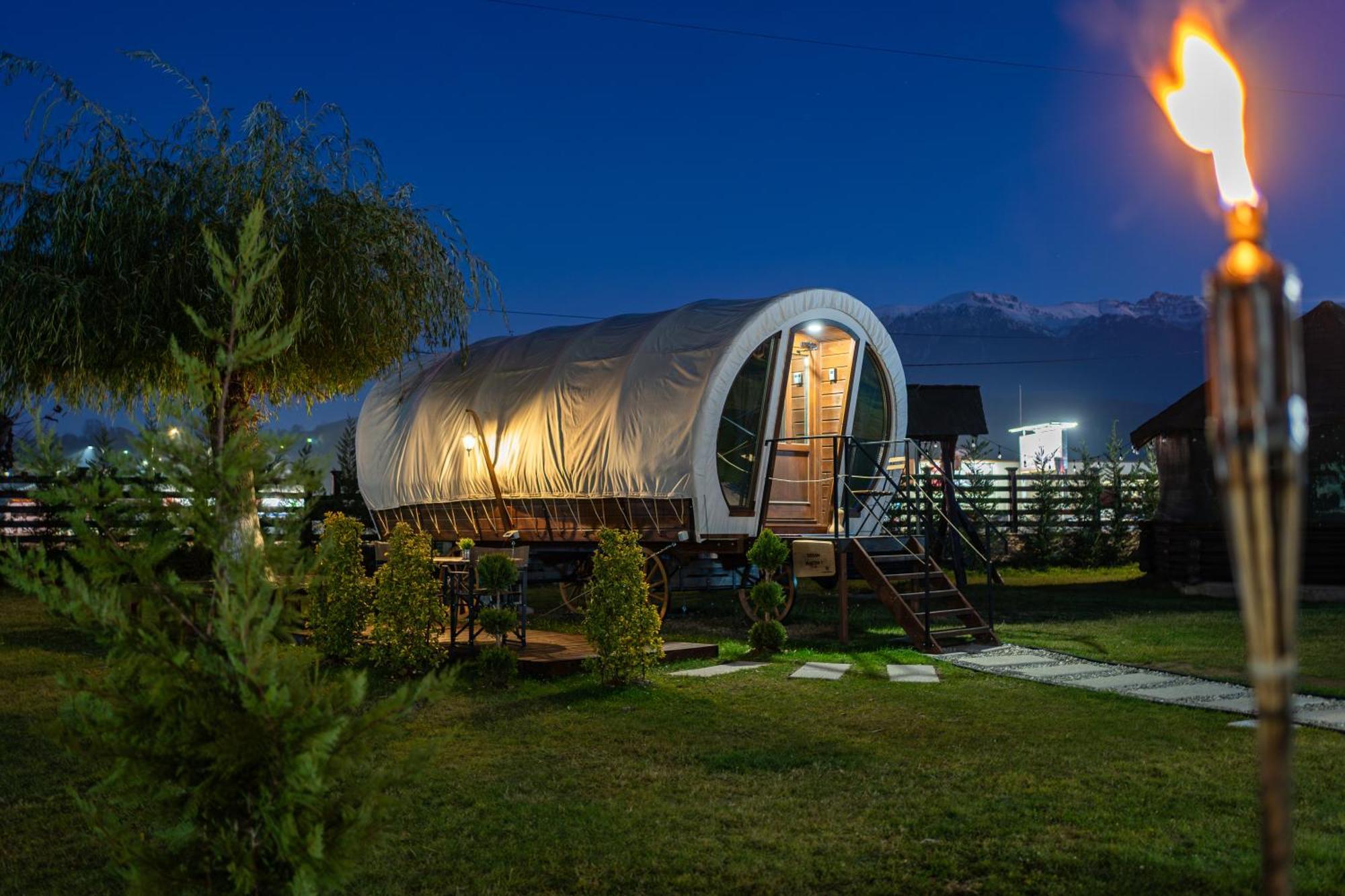 Glamp In Style Pods Resort Bran  Esterno foto