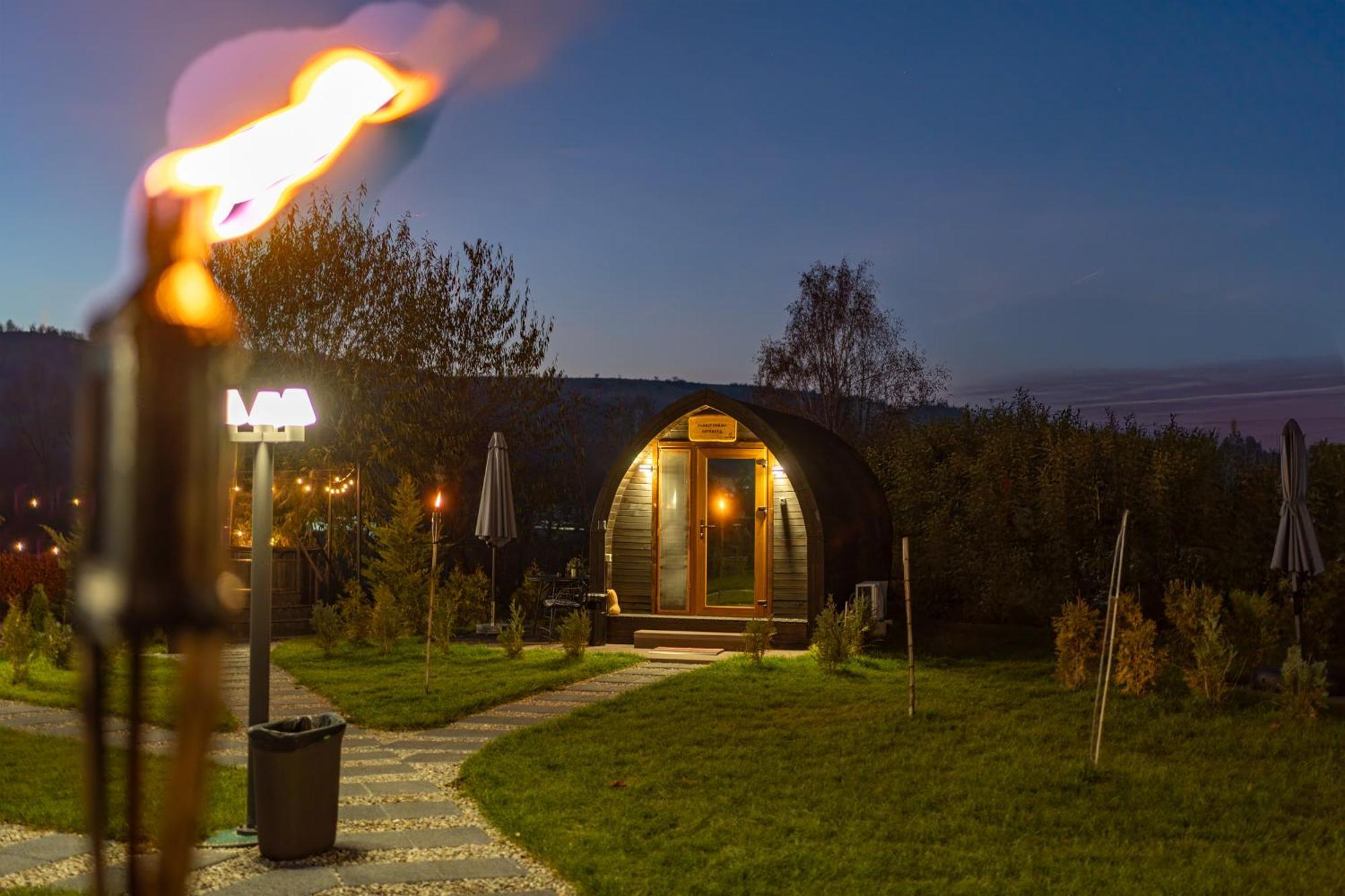 Glamp In Style Pods Resort Bran  Esterno foto