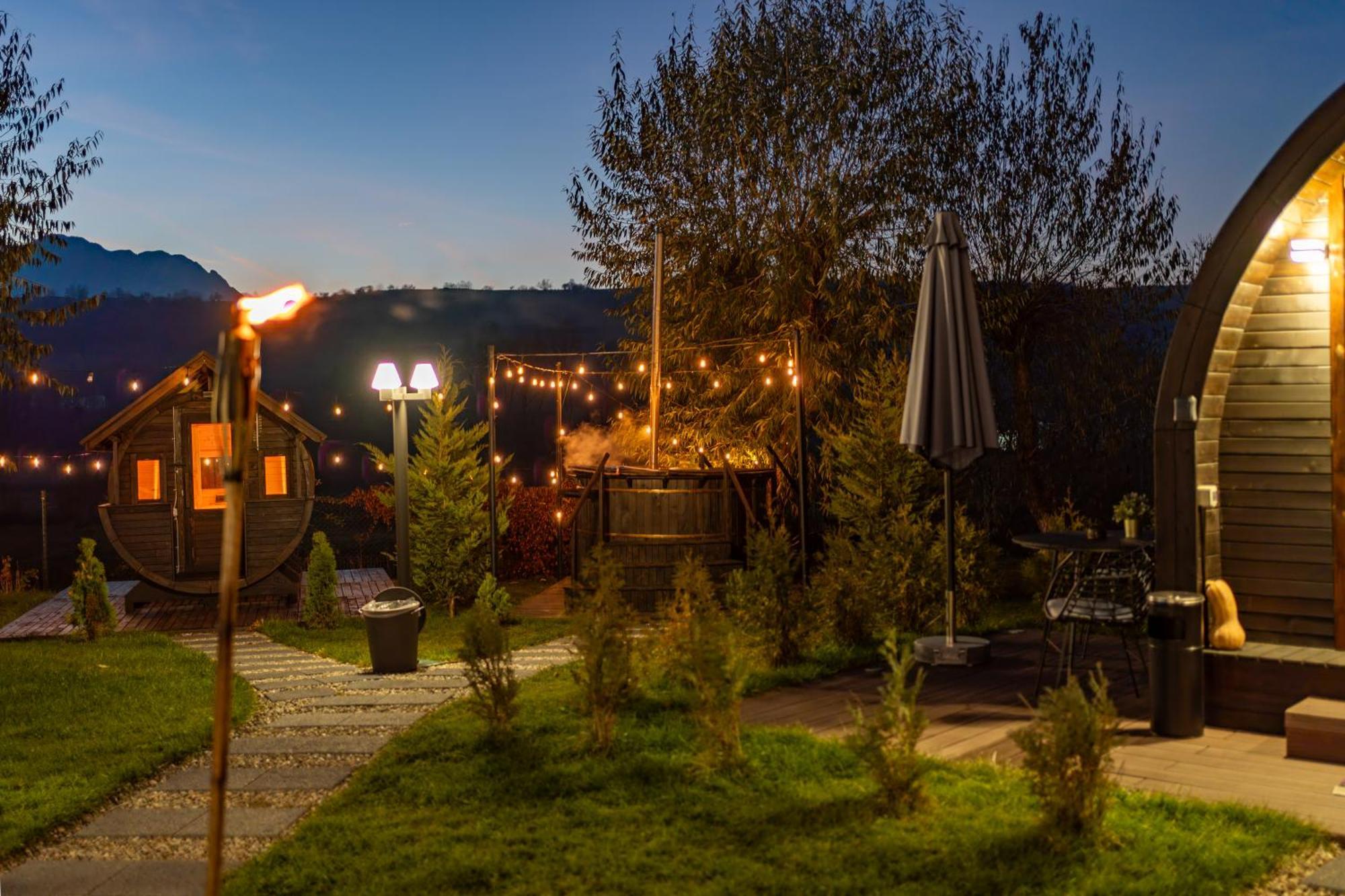 Glamp In Style Pods Resort Bran  Esterno foto