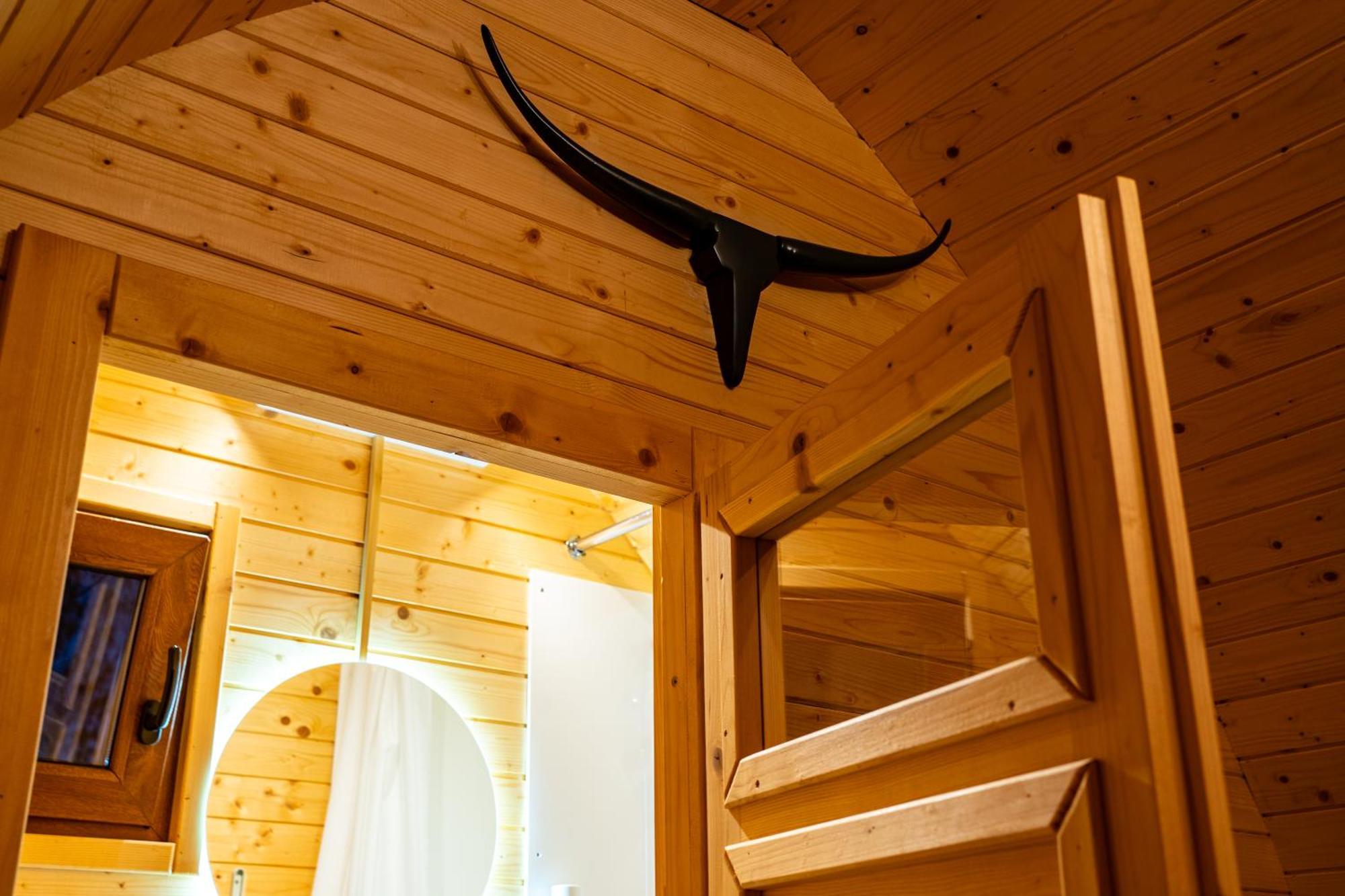Glamp In Style Pods Resort Bran  Esterno foto