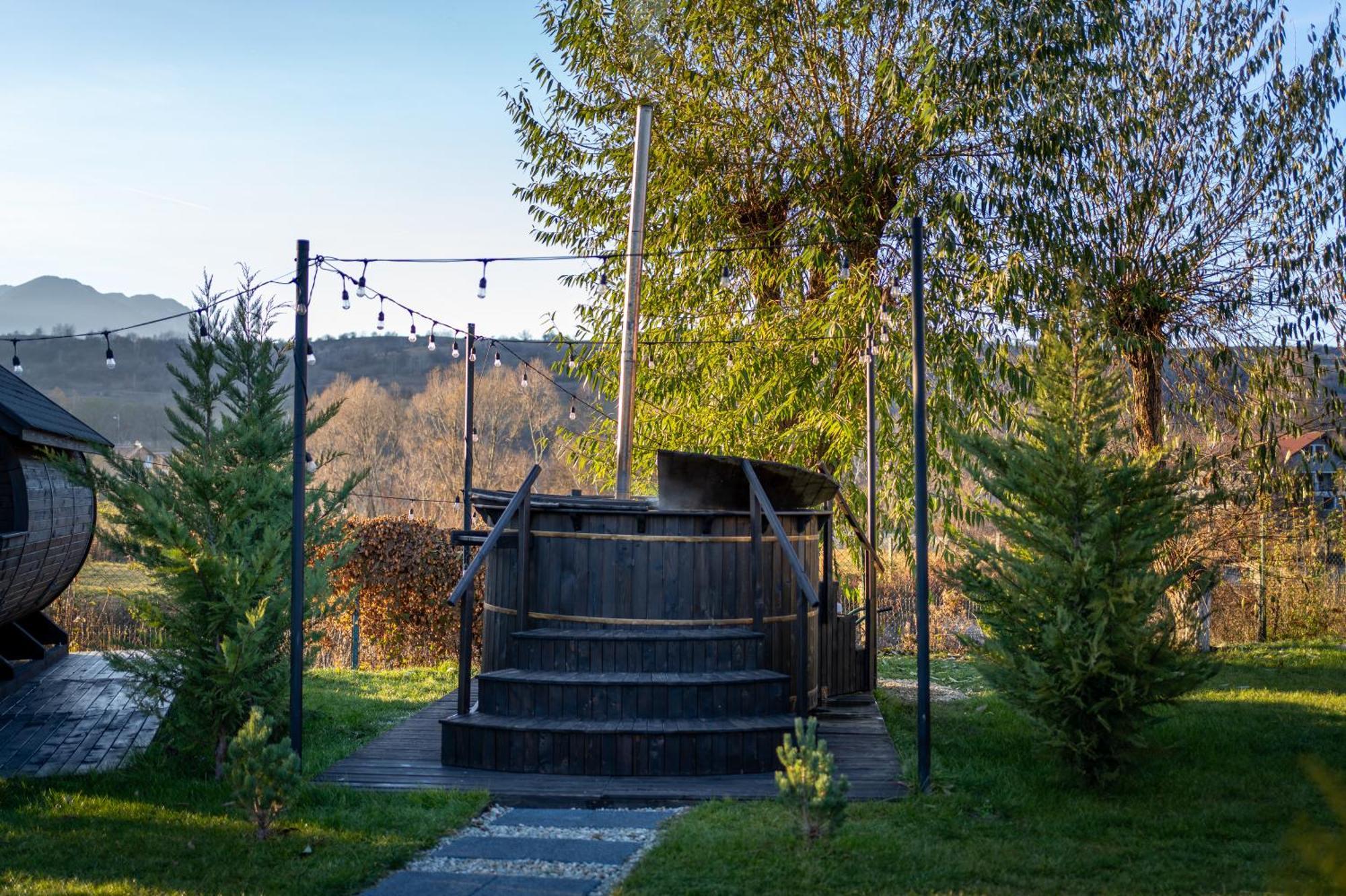 Glamp In Style Pods Resort Bran  Esterno foto