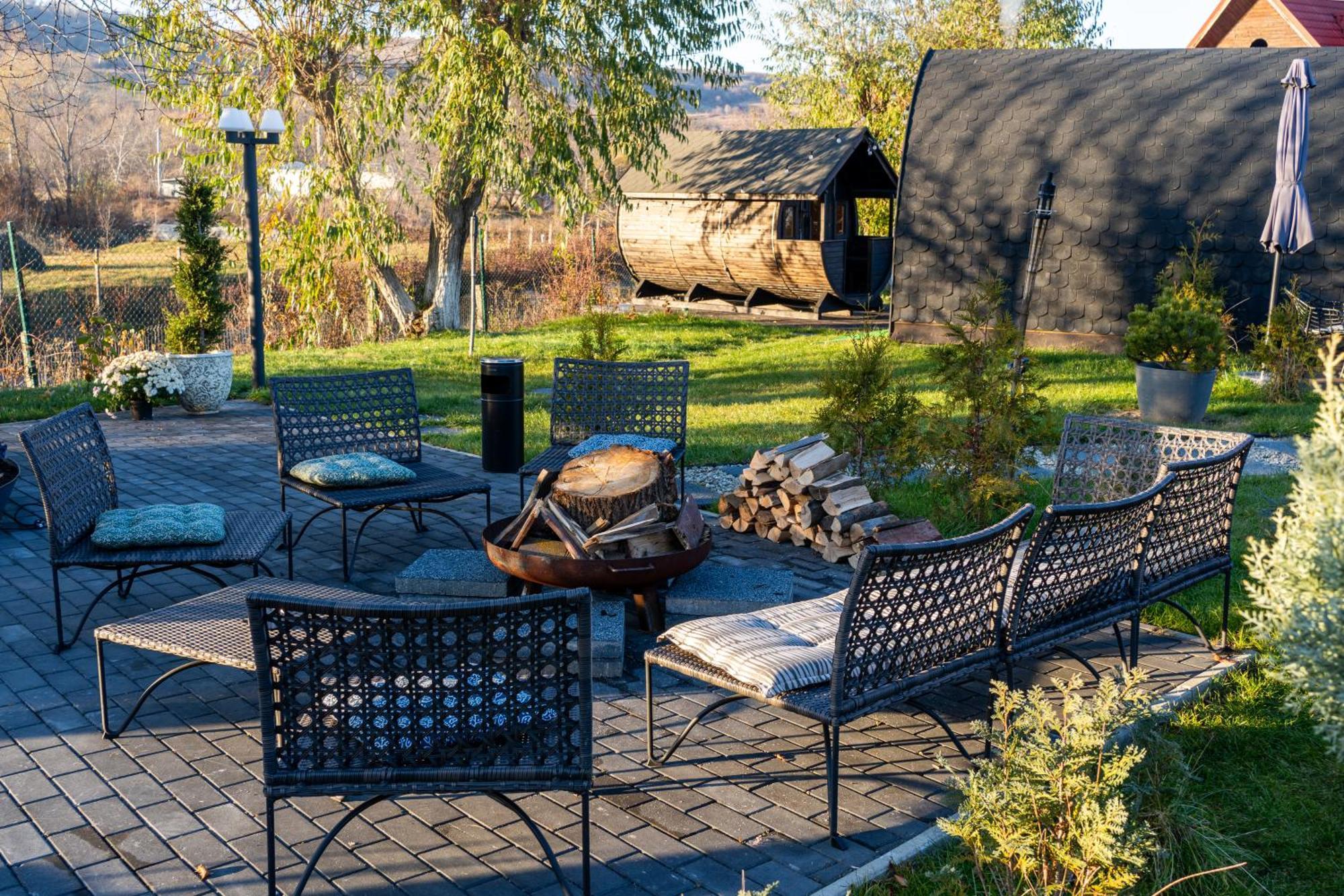 Glamp In Style Pods Resort Bran  Esterno foto