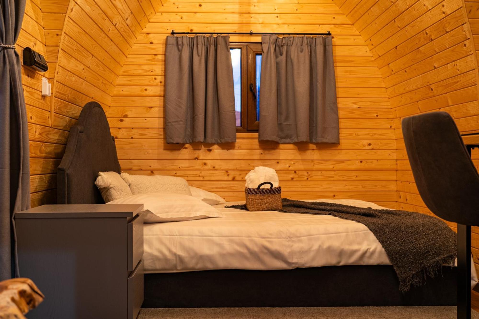 Glamp In Style Pods Resort Bran  Esterno foto