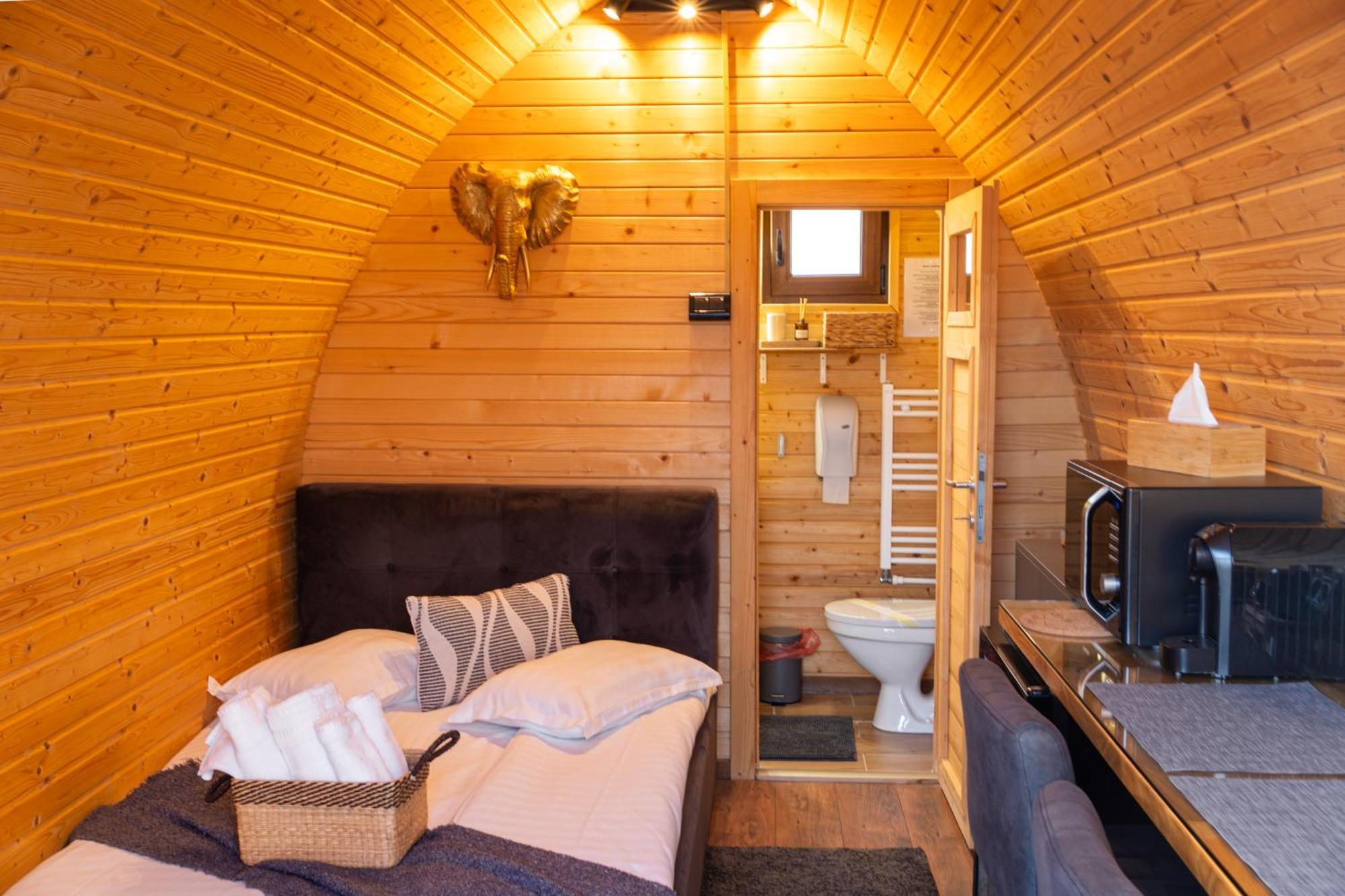 Glamp In Style Pods Resort Bran  Esterno foto