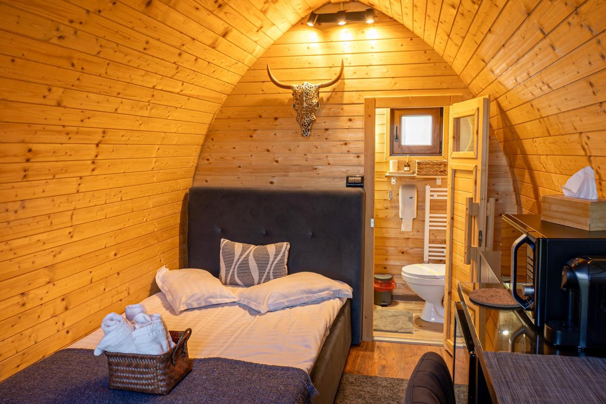 Glamp In Style Pods Resort Bran  Esterno foto